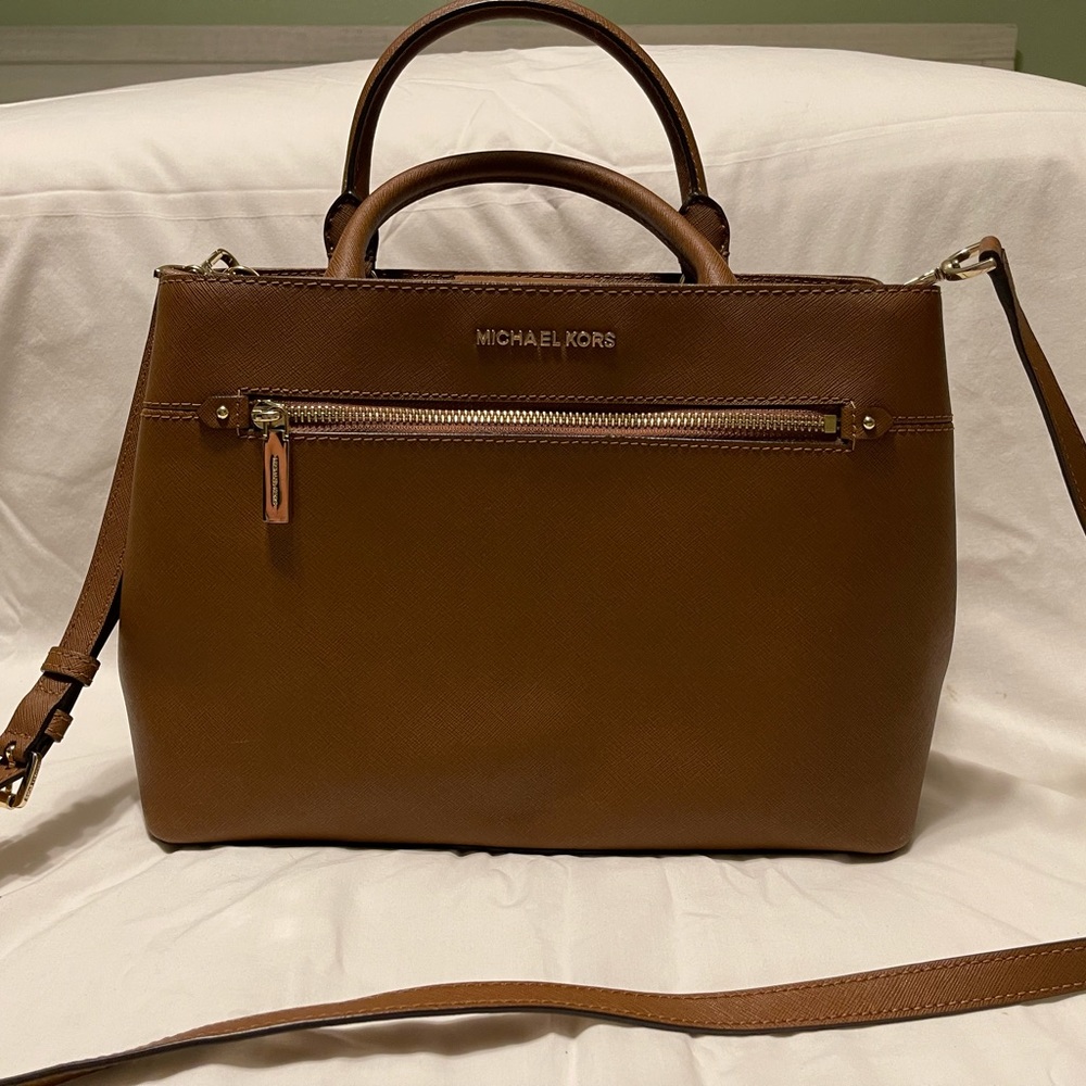 Brown shoulder bag